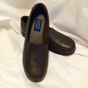 Peerage Womens Slip On Brown Leather Shoes Size 7.5
